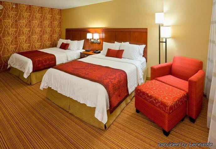 Courtyard By Marriott Roanoke Airport Hotel Bagian luar foto