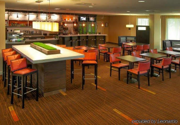 Courtyard By Marriott Roanoke Airport Hotel Bagian luar foto